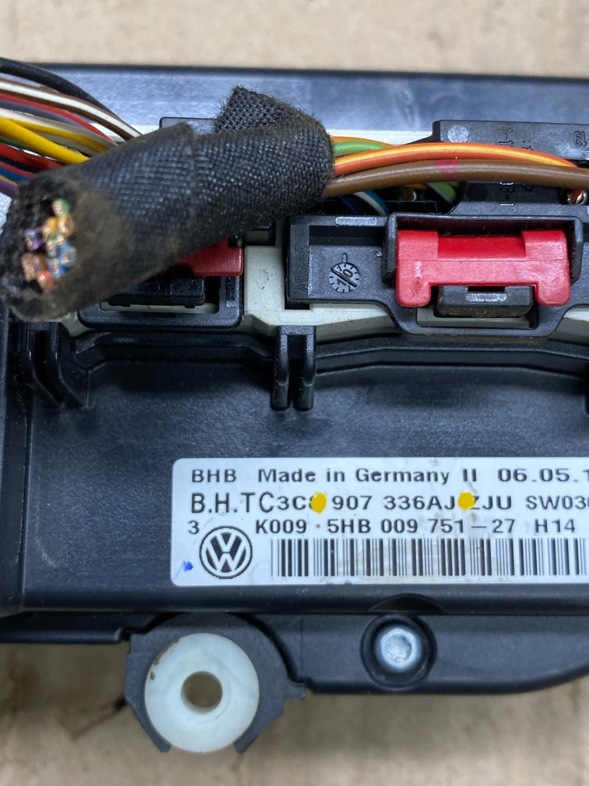 2009 - 2011 Volkswagen CC Center Climate Control Panel AC Heater x5911 DG6