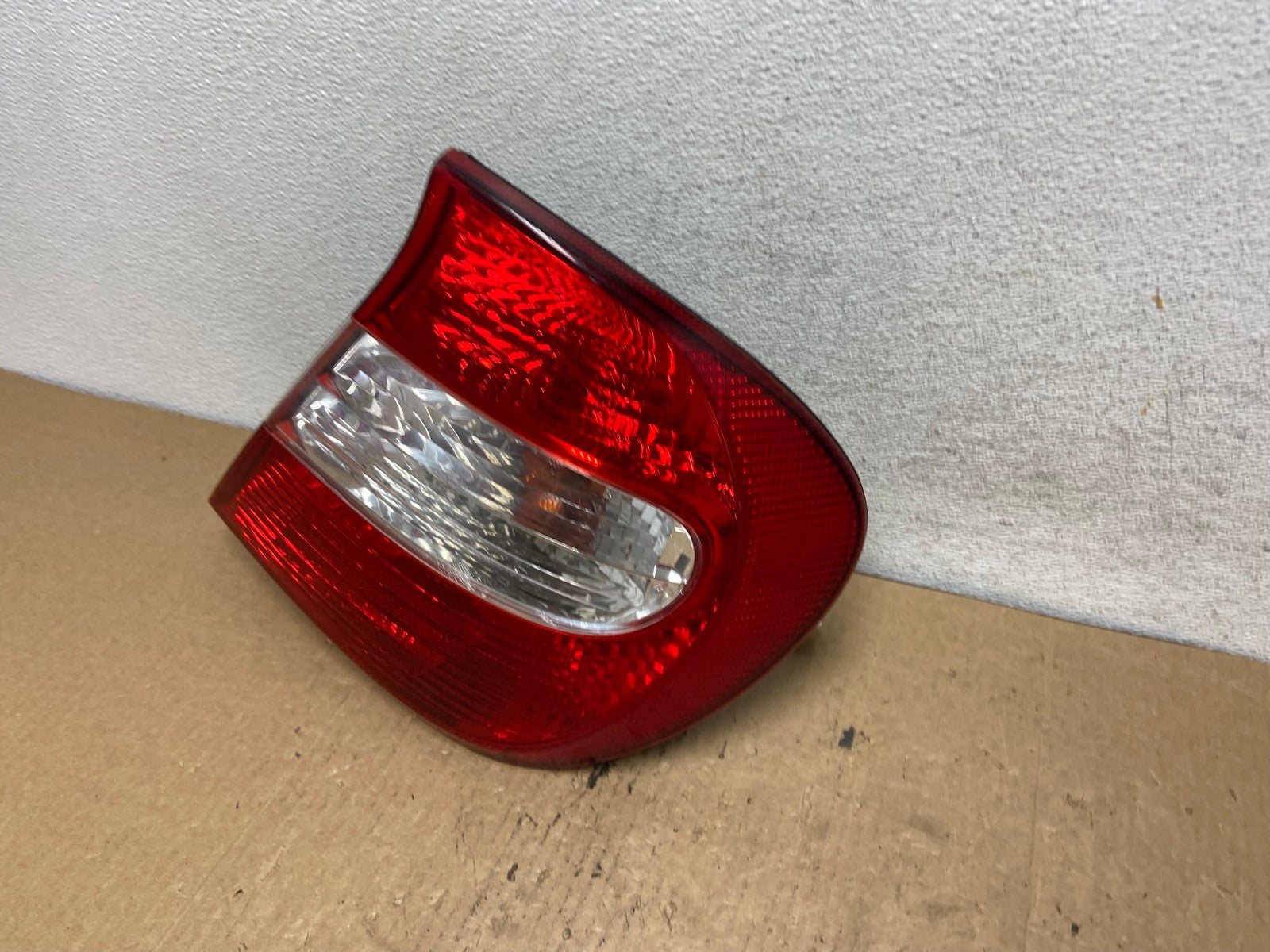 2002 2003 2004 Toyota Camry Tail Light Right Passenger Rh Side AG3233 LK1