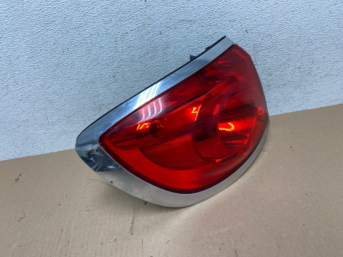 2008 to 2012 Buick Enclave Left Driver Side Lh Tail Light AE7250 LK2