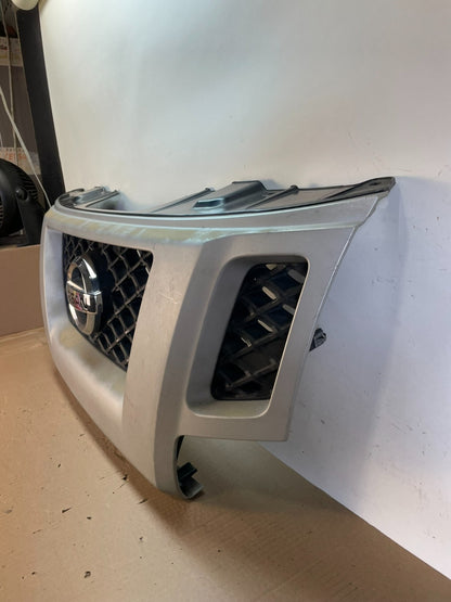 2009 to 2013 Nissan Xterra Front Upper Grill Grille AH6541DG1