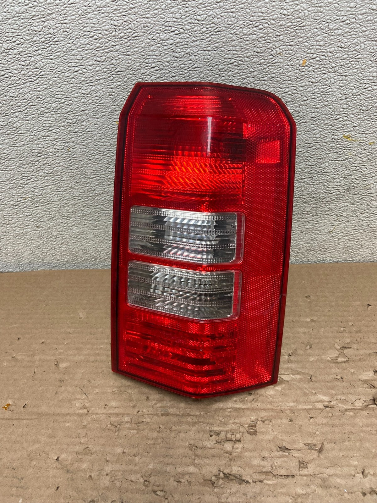 2008 to 2016 Jeep Patriot Right Passenger Side Tail Light Oem AB1576 DW0