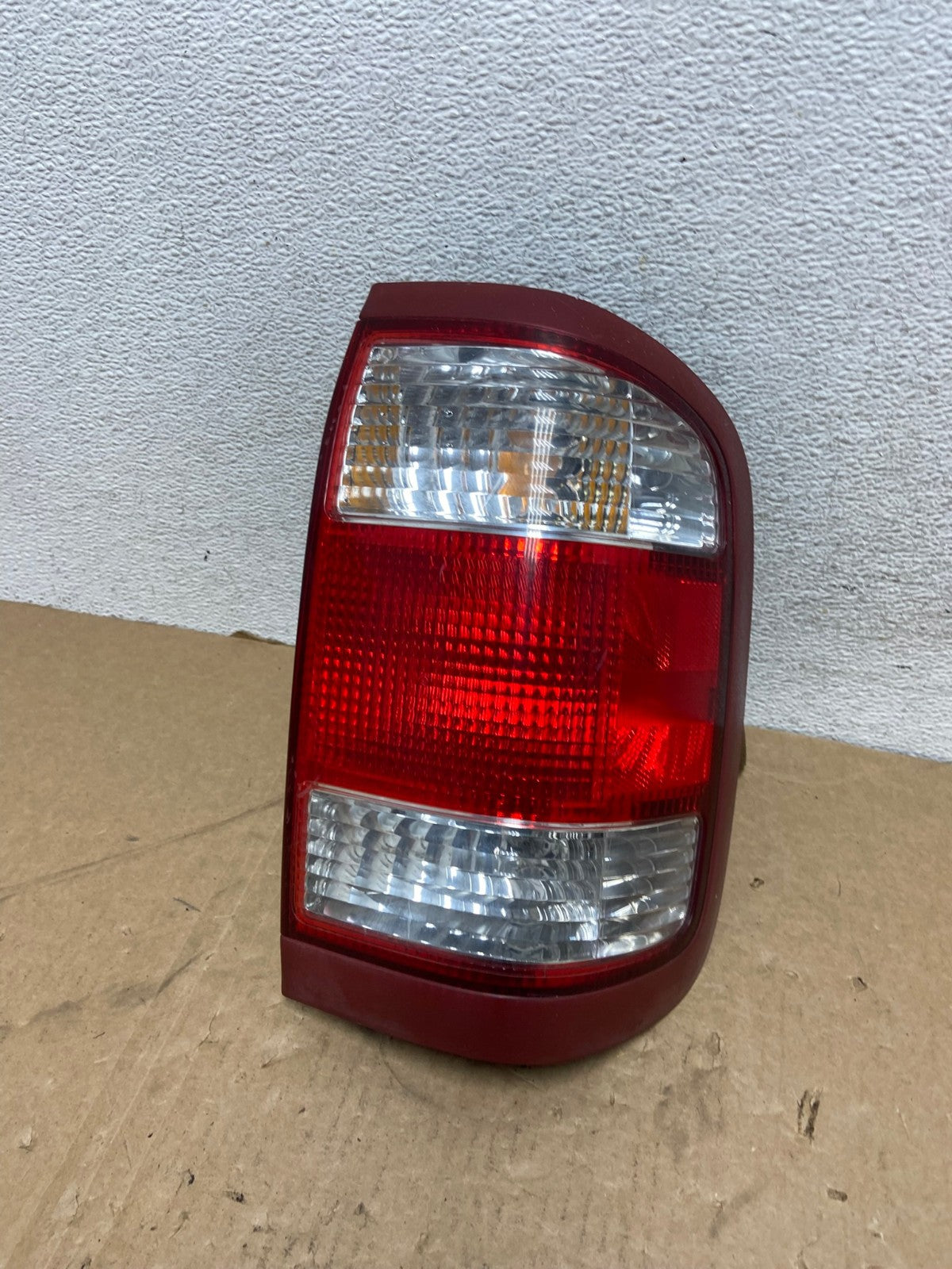 1999 to 2004 Nissan Pathfinder Right Passenger Rh Side Tail light AG0507 LK0