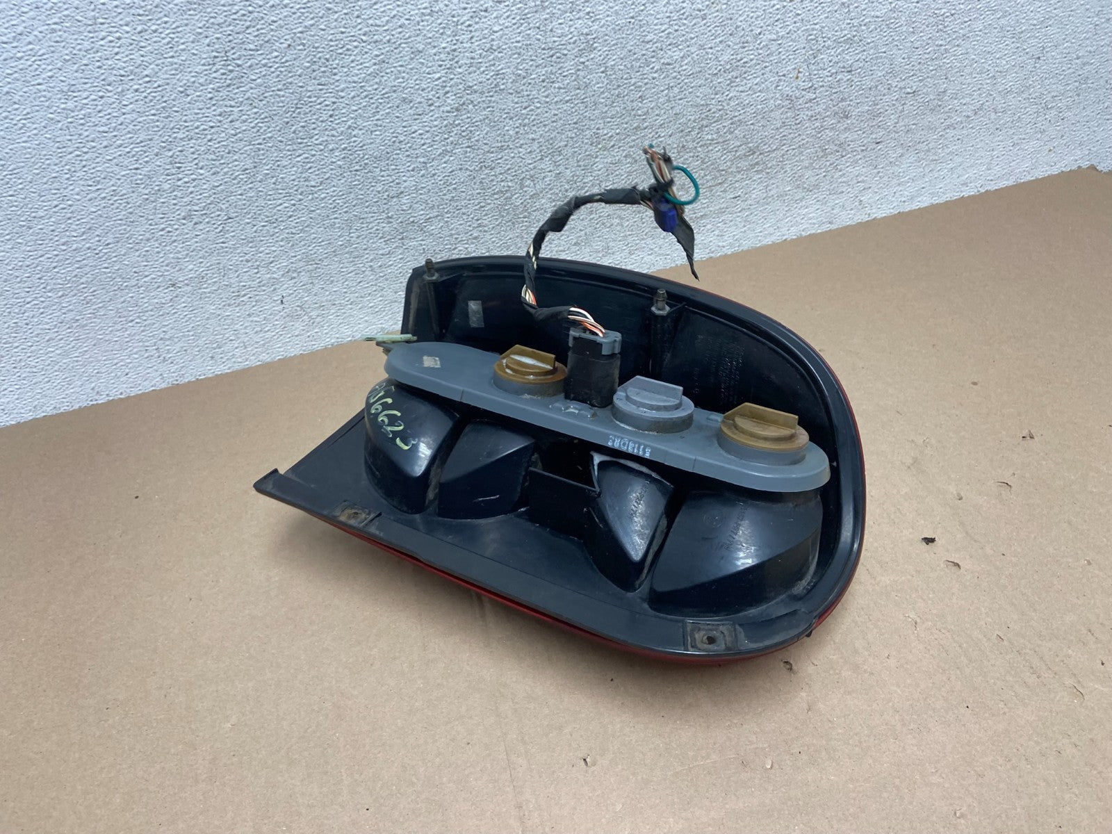 2005 2006 2007 Jeep Liberty Right Passenger Rh Side Tail Light AG6623 DW6