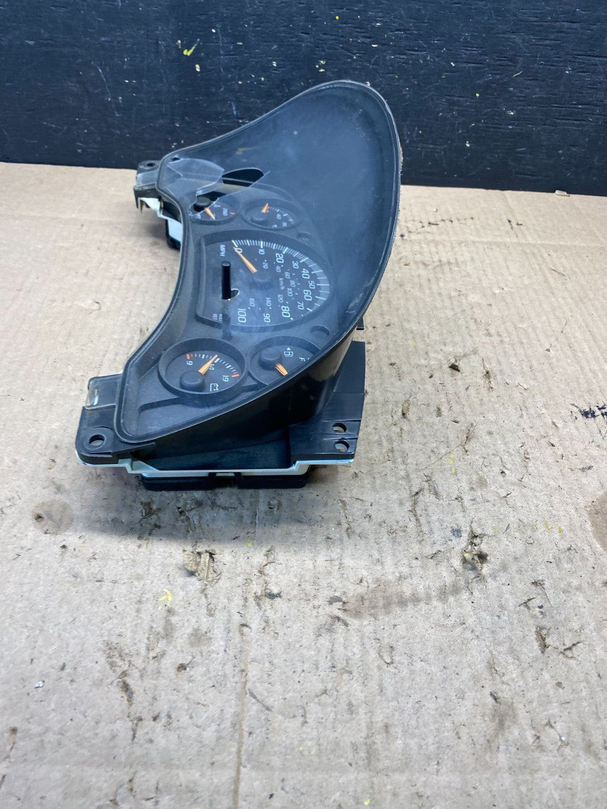 2004 to 2007 Chevrolet Express Speedometer Cluster Gauge OEM  P7806 DG3