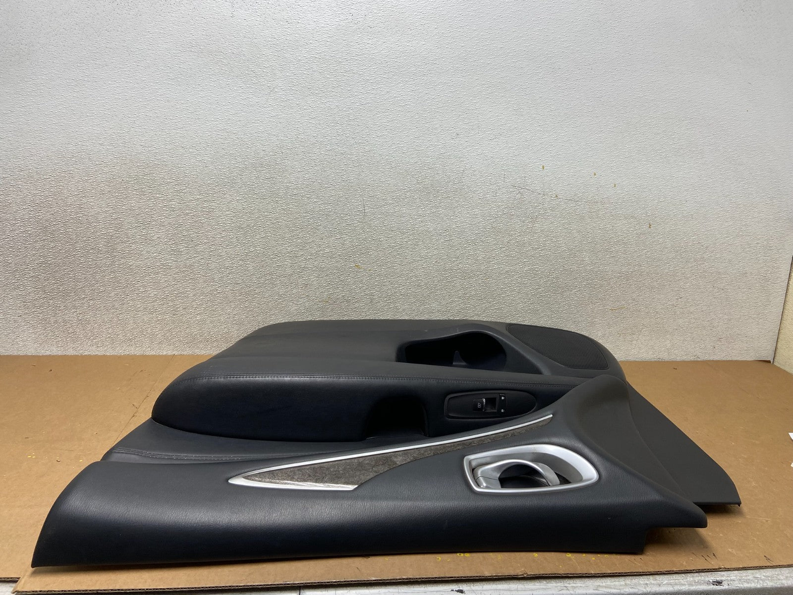 2013 2015 Infiniti JX35 QX60 Front Right Passenger Door Trim Panel Z7976 DG6
