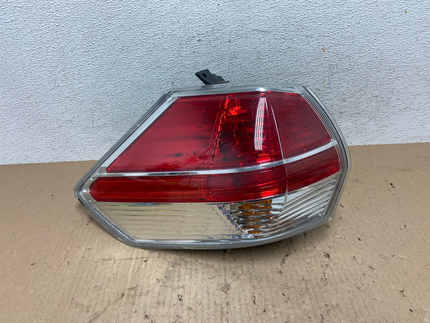 2014-2016 Nissan Rogue Left Driver LH Side Outer Tail Light AE8843 LK0