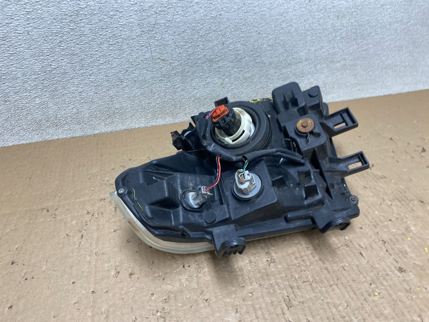 2005 to 2007 Nissan Pathfinder Halogen Headlight Right Passenger Oem T7742 DW5
