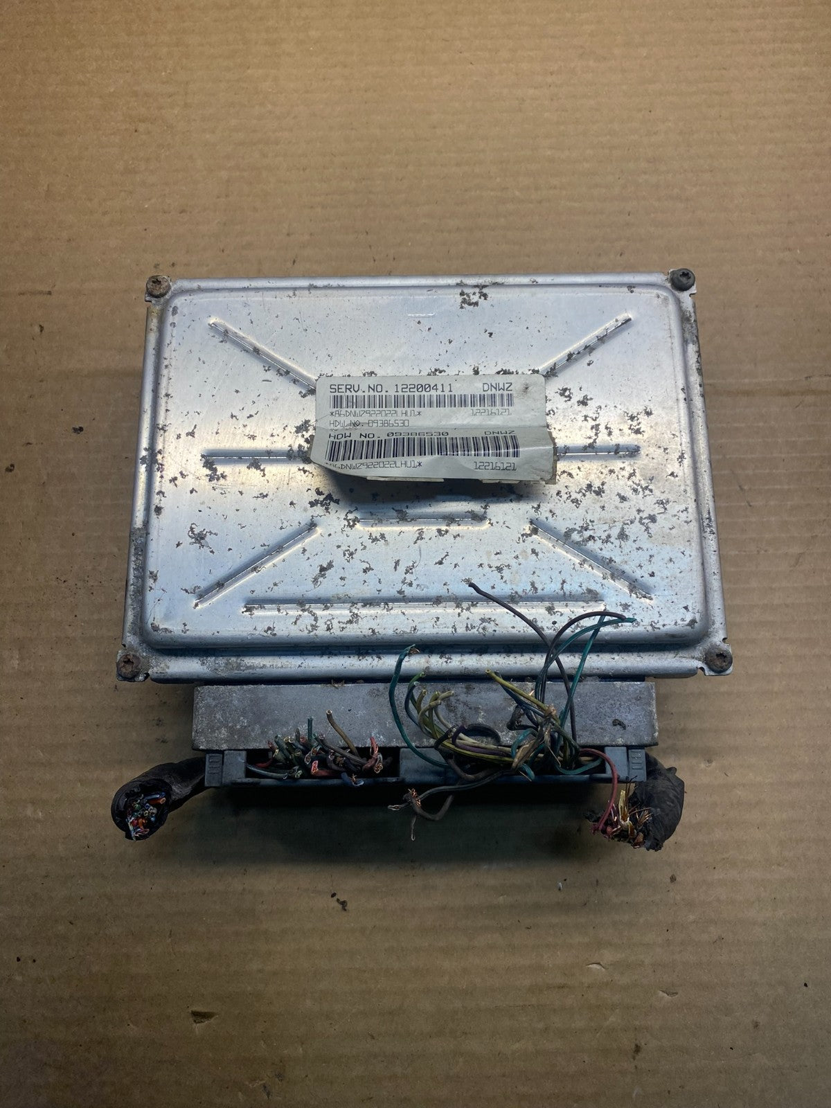 2001-2002 Silverado Tahoe Engine Computer Module 12200411 ECM ECU AF6793 DW0