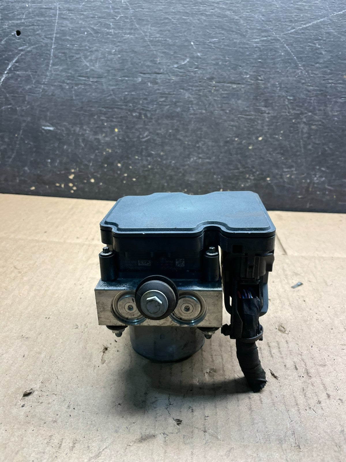 2014-2017 Maserati Ghibli Anti Lock Brake ABS Pump Control Module OEM v9081 DG0