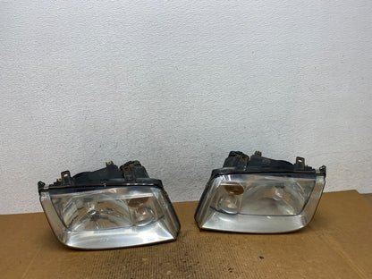 2002 to 2004 Volkswagen Jetta Left+Right Headlights AE2623 DW0