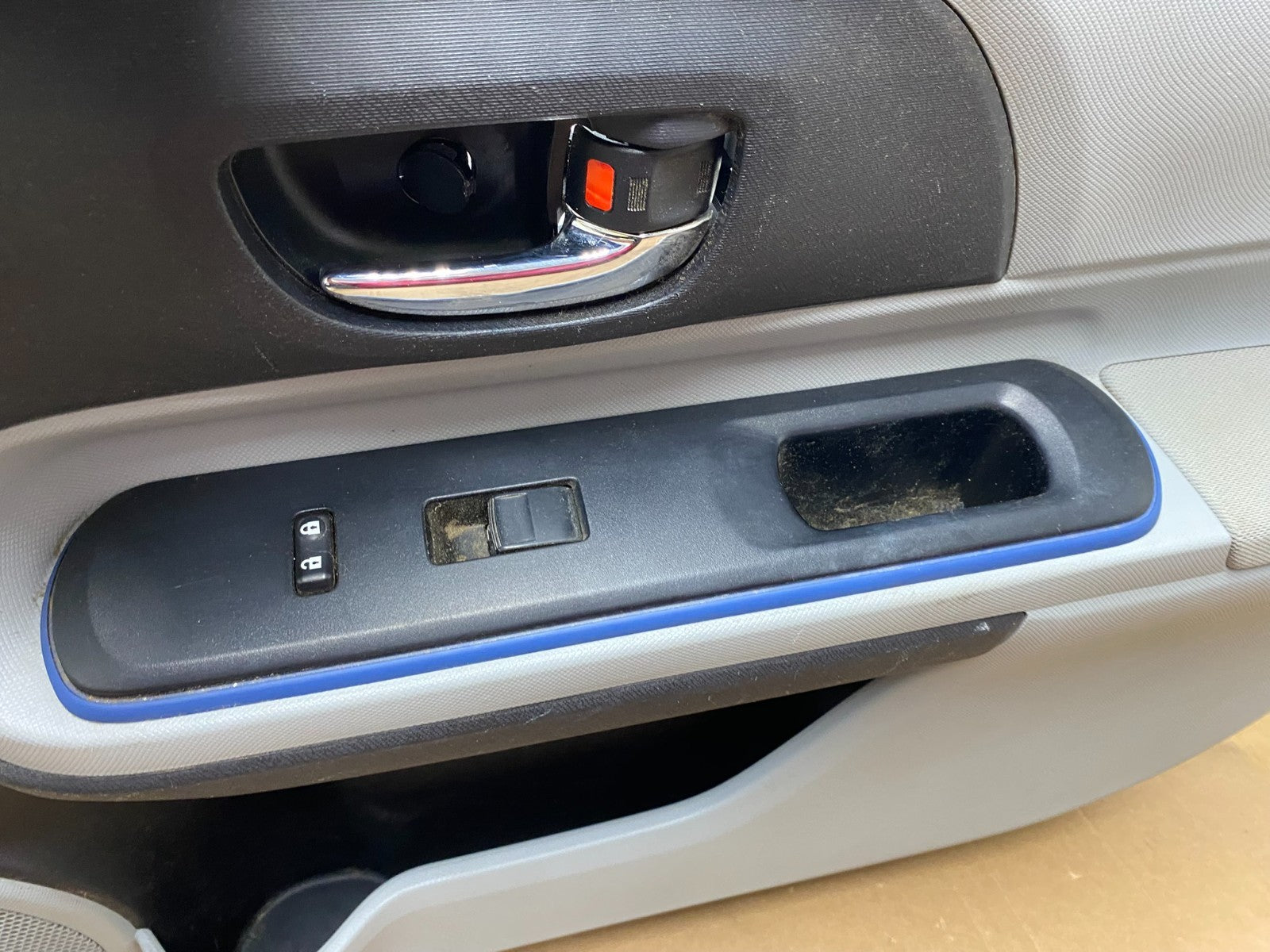 2012 - 2014 Toyota Prius C Front Right Passeger Door Trim Cover Panel AD78633