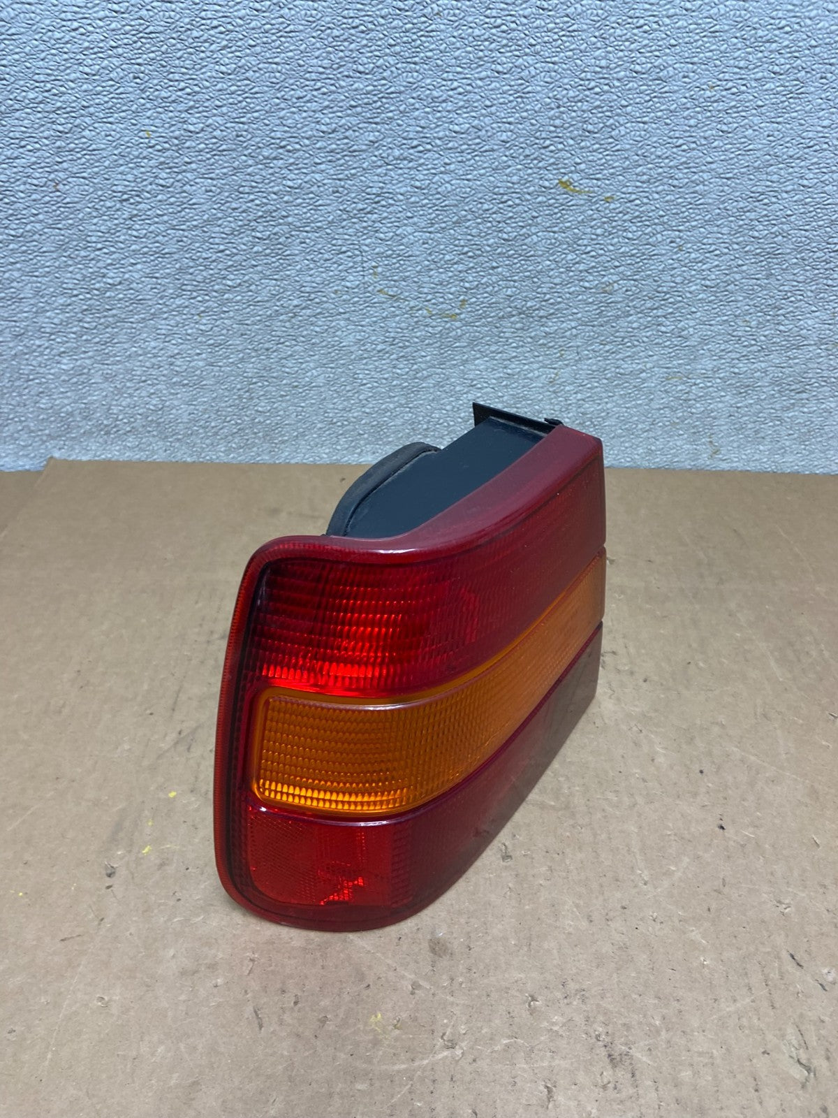1991 to 1995 Volvo 940 960 Left Driver LH Side Tail Light Oem z6855 DG2