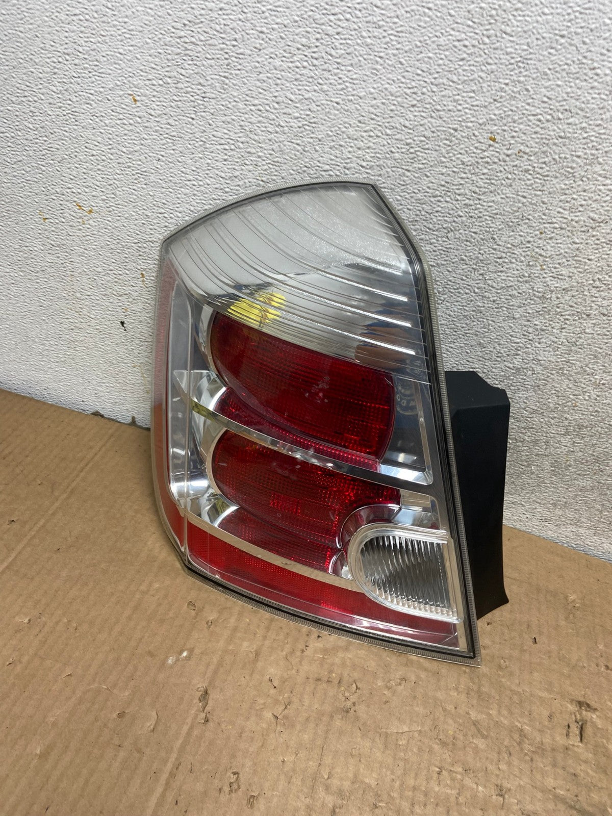 2007 to 2012 Nissan Sentra Left Driver LH Side Tail Light AI8020 LK0