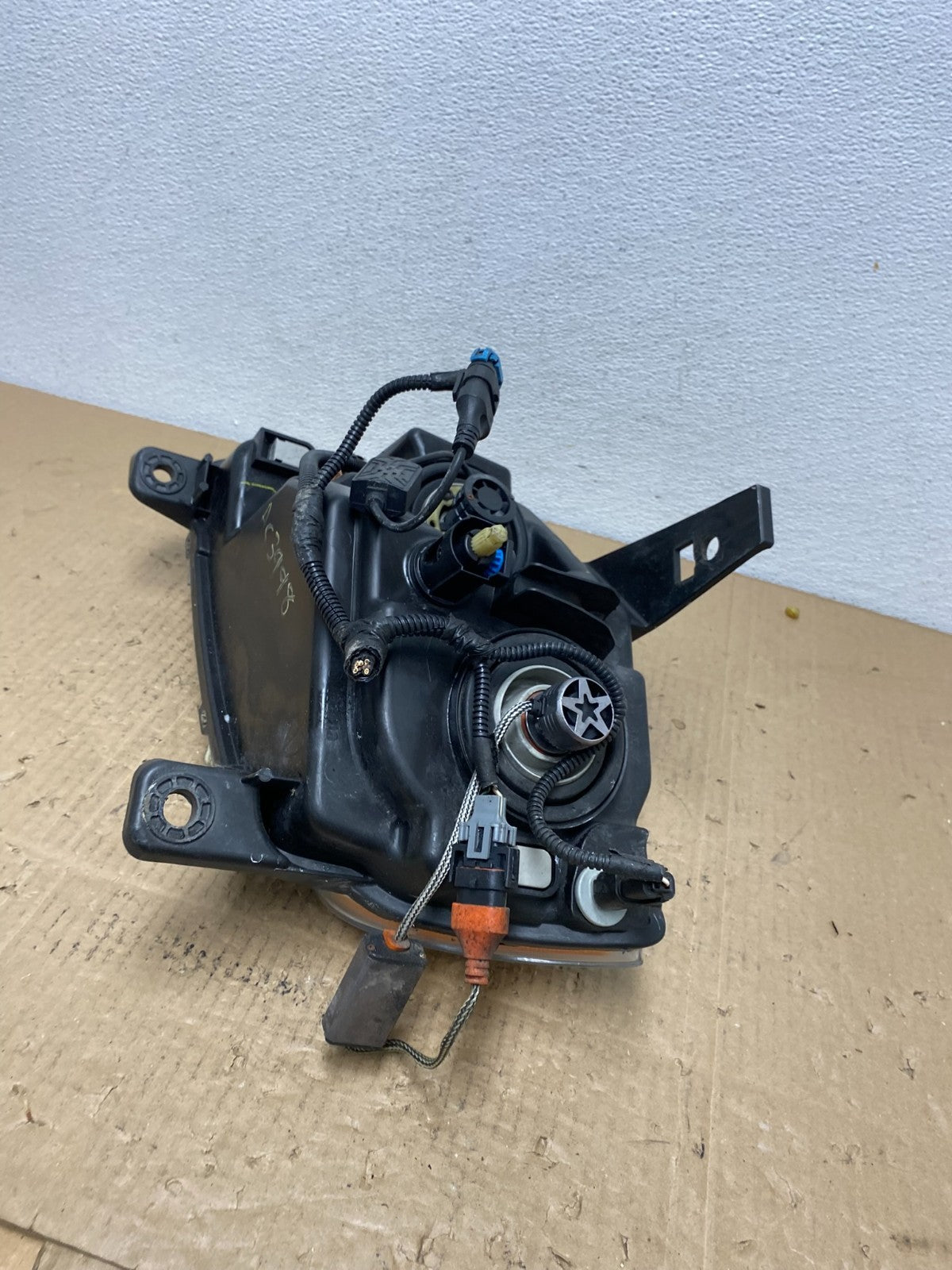 2011-2013 Jeep Grand Cherokee Right Passenger Halogen Headlight AC3998 DW7