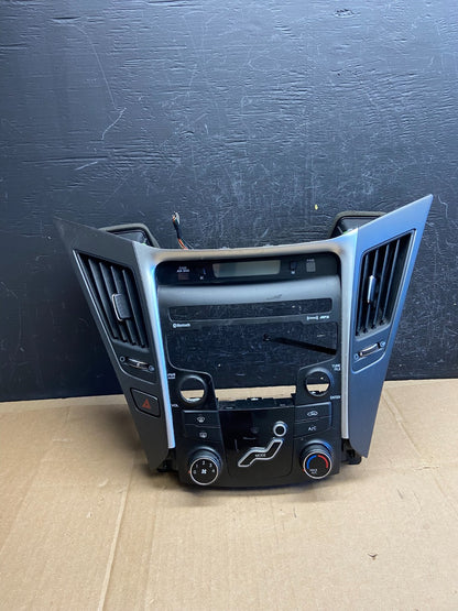 2011 - 2014 Hyundai Sonata Center Radio Climate Control Air Vent Bezel AC9080 DG0