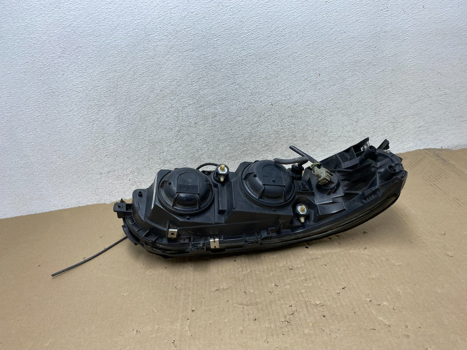 2001 2002 2003 2004 Volvo V70 XC70 Left Driver Side Headlight TYC AG6924 DW6