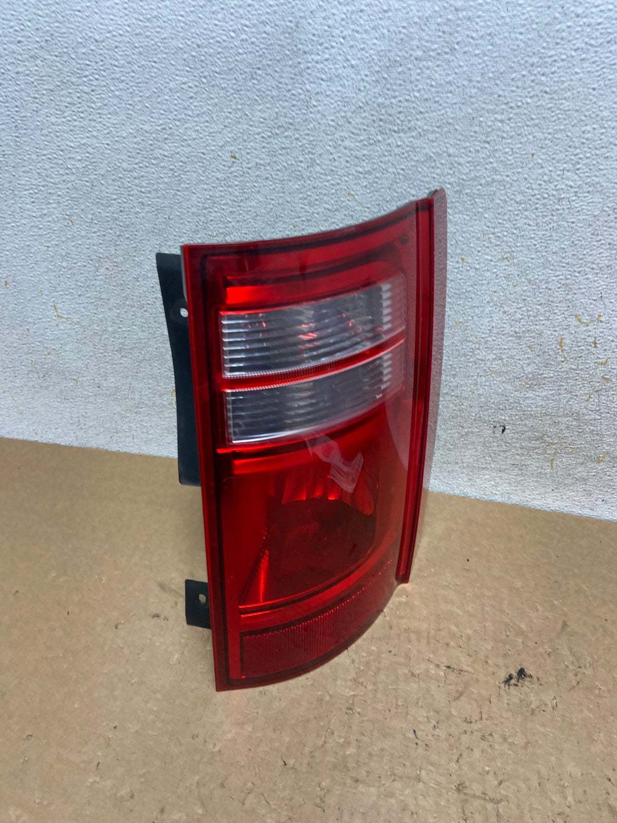 2008 2009 2010 Dodge Grand Caravan Right Passenger Rh Tail Light AI3576 LK2