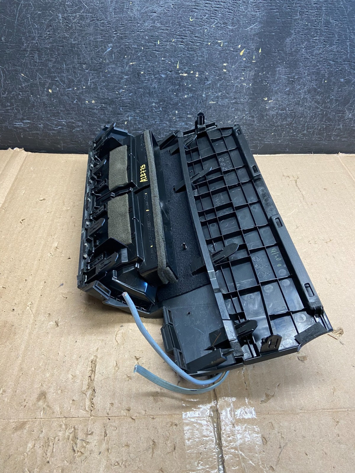 2012 to 2017 Toyota Prius V Center Dash A/C Air Vents With Trim AI2775 DG4