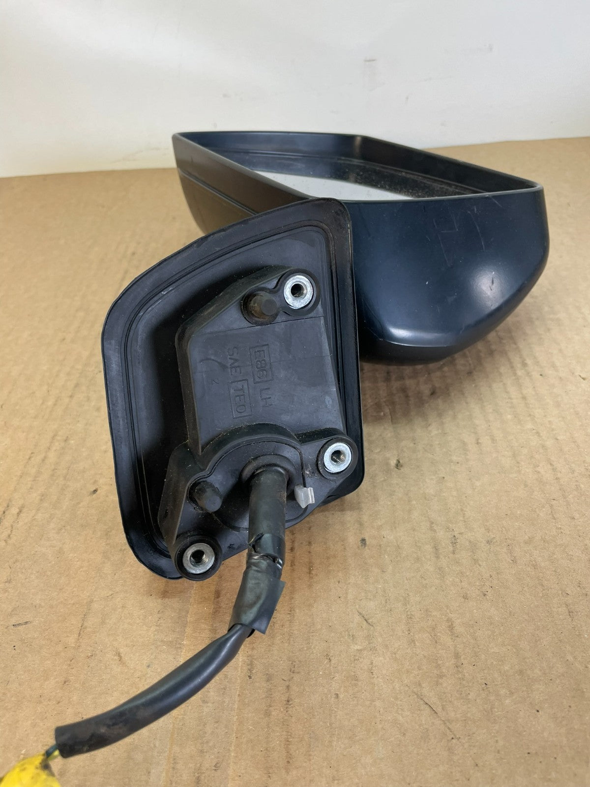 2004 - 2009 Mitsubishi Endeavor Left Driver LH Door View Mirror AF5507 DW4