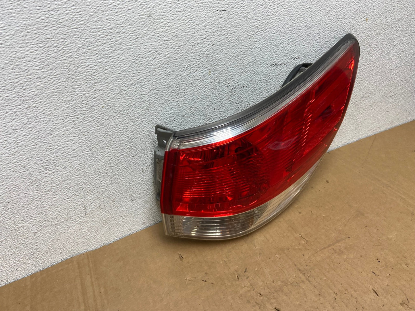 2013 to 2016 Nissan Pathfinder Passenger Right Side Tail Light AD2818 LK2