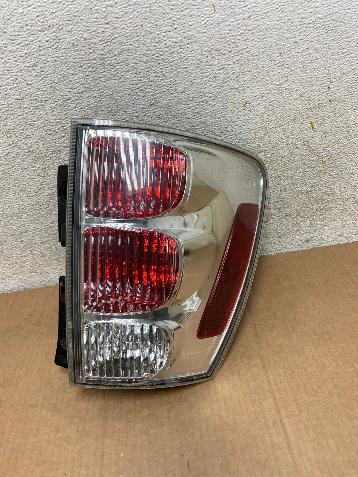 2005 to 2008 Chevrolet Equinox Right Passenger Rh Side Tail Light AI8353 LK0