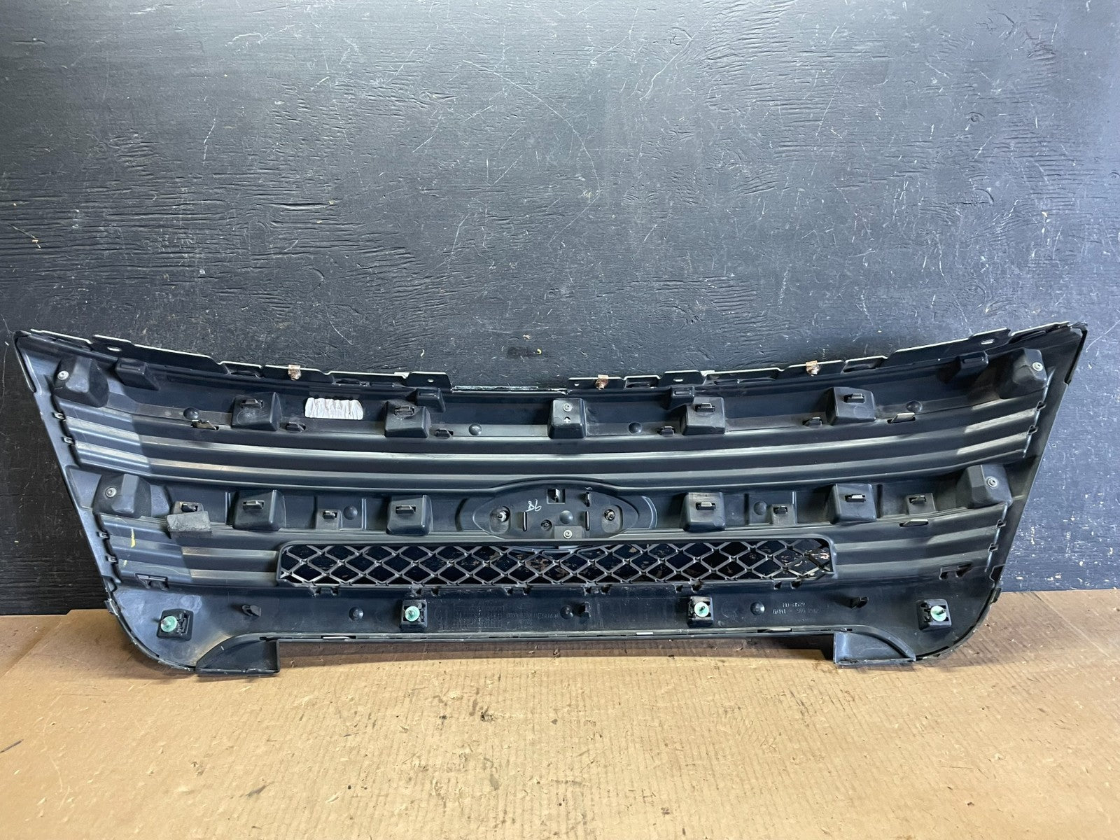 2011 to 2015 Ford Explorer Upper Front Grill Grille DB53-8200-BE Oem aa5915  DG6