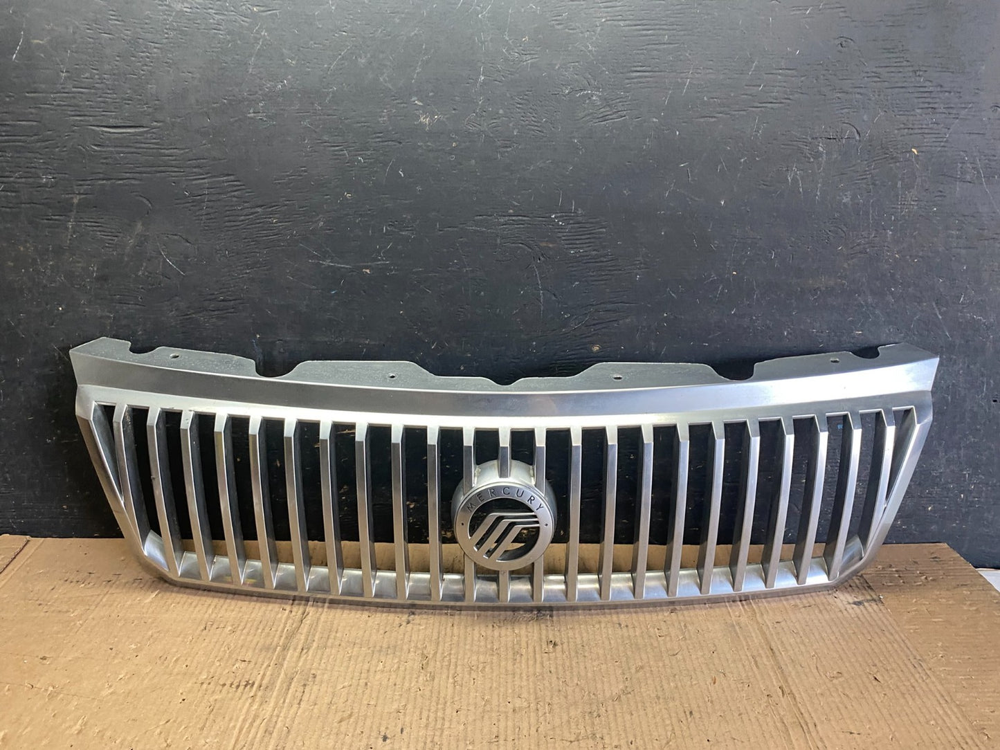 2002 to 2005 Mercury Mountaineer Front Upper Grill Grille P8780 DG0