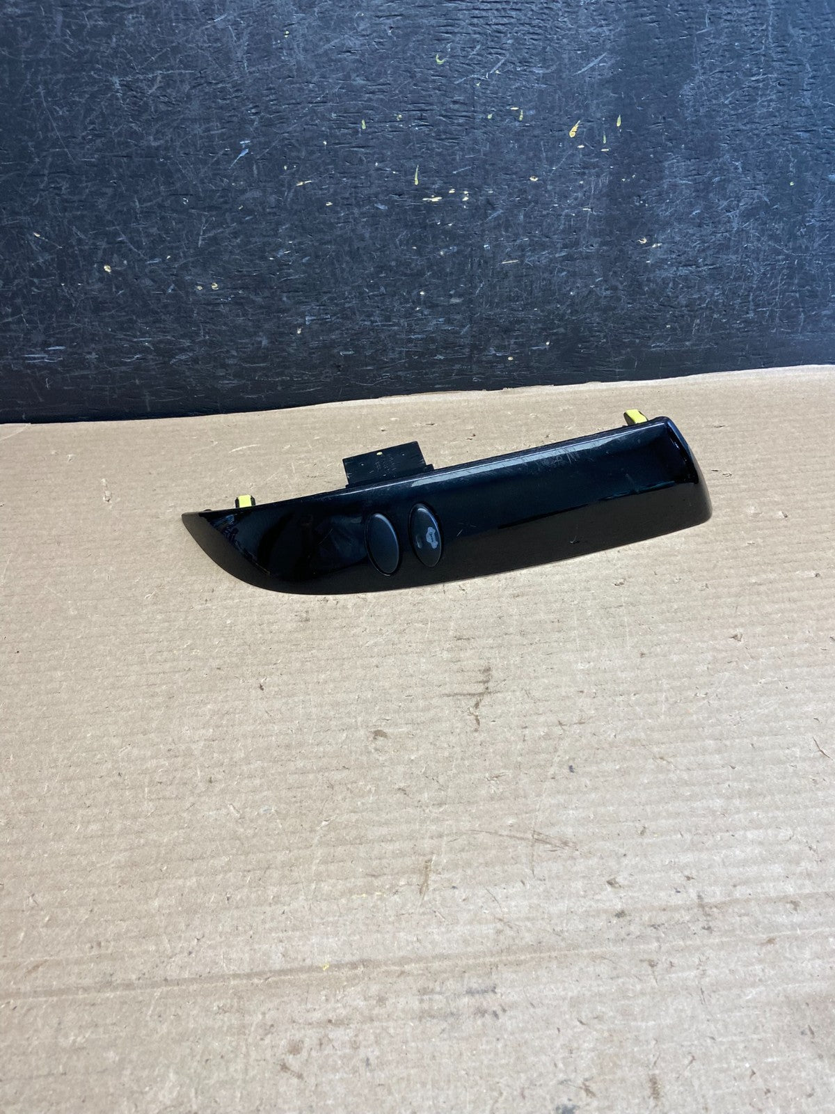 2004 to 2010 Toyota Sienna Left Side Climate Switches Bezel Trim AH3534 DG1