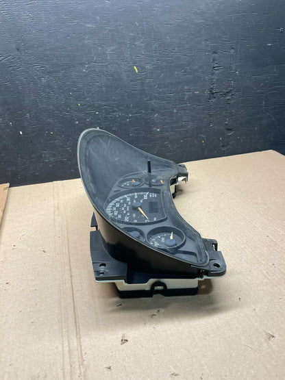 2004 to 2007 Chevrolet Express Speedometer Cluster Gauge i5591 OEM DG2
