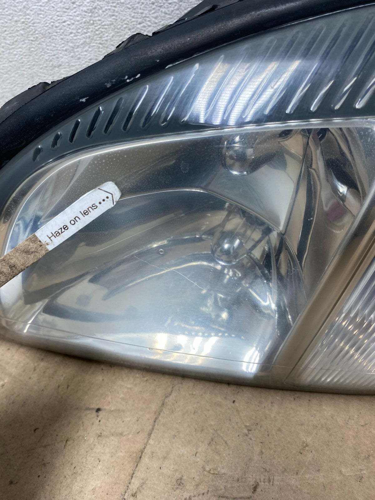 2000 to 2005 Cadillac Deville Left Driver LH Side Headlight AG4709 DW4
