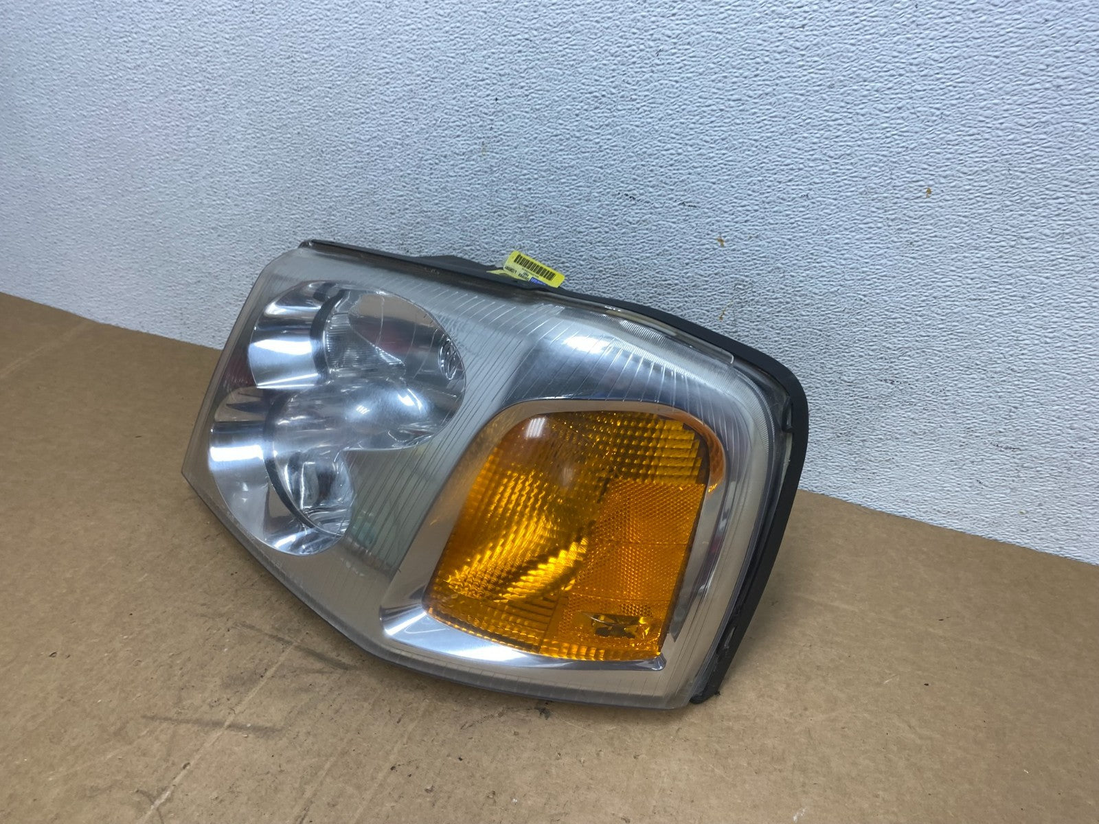 2002 to 2009 Gmc Envoy Left Driver Lh Side Headlight Halogen TYC AD6224 DW1