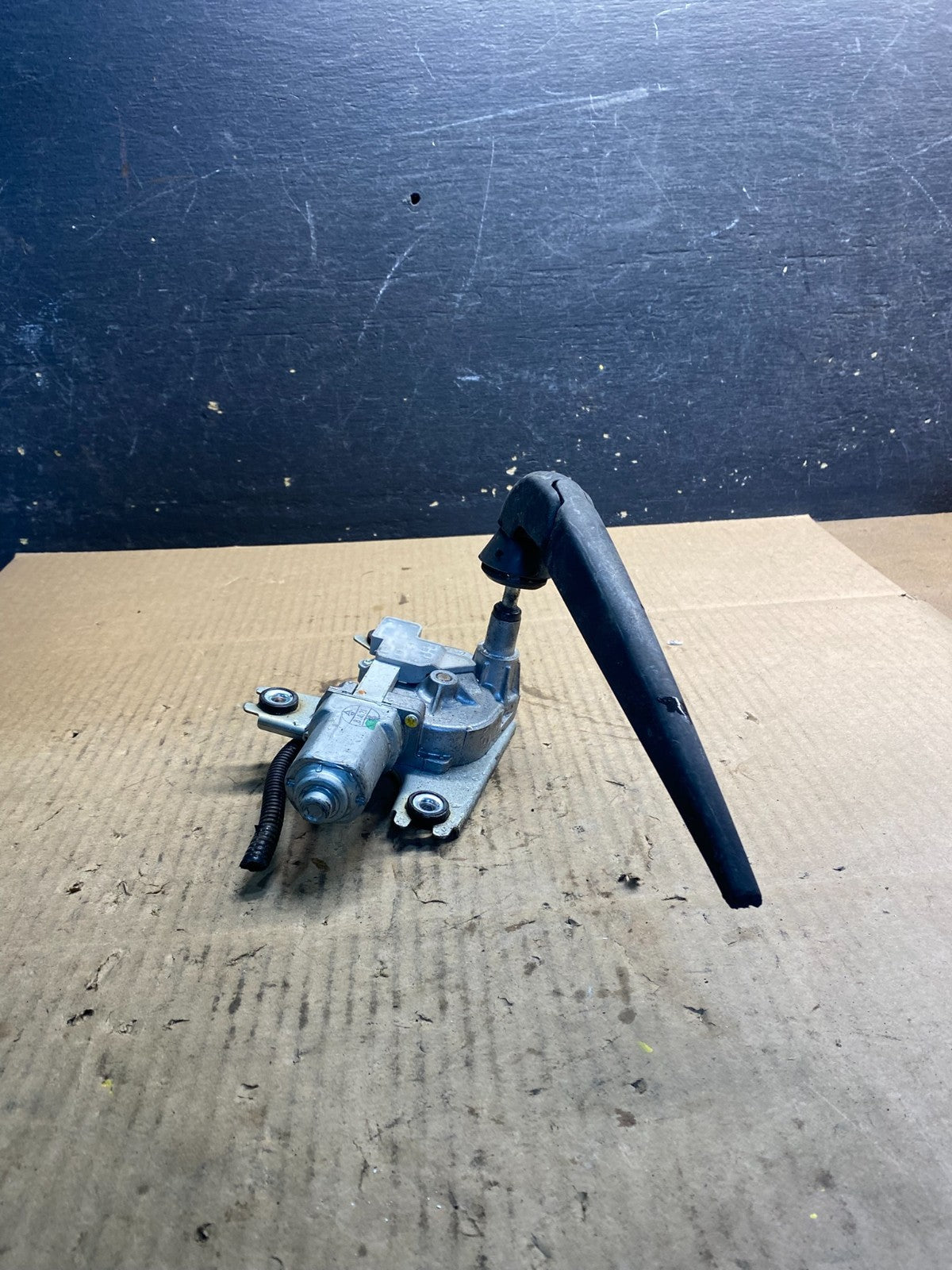 2009-2017 Infiniti FX35 FX50 Rear Liftgate Back Window Wiper Motor OEM Z4768  DG1