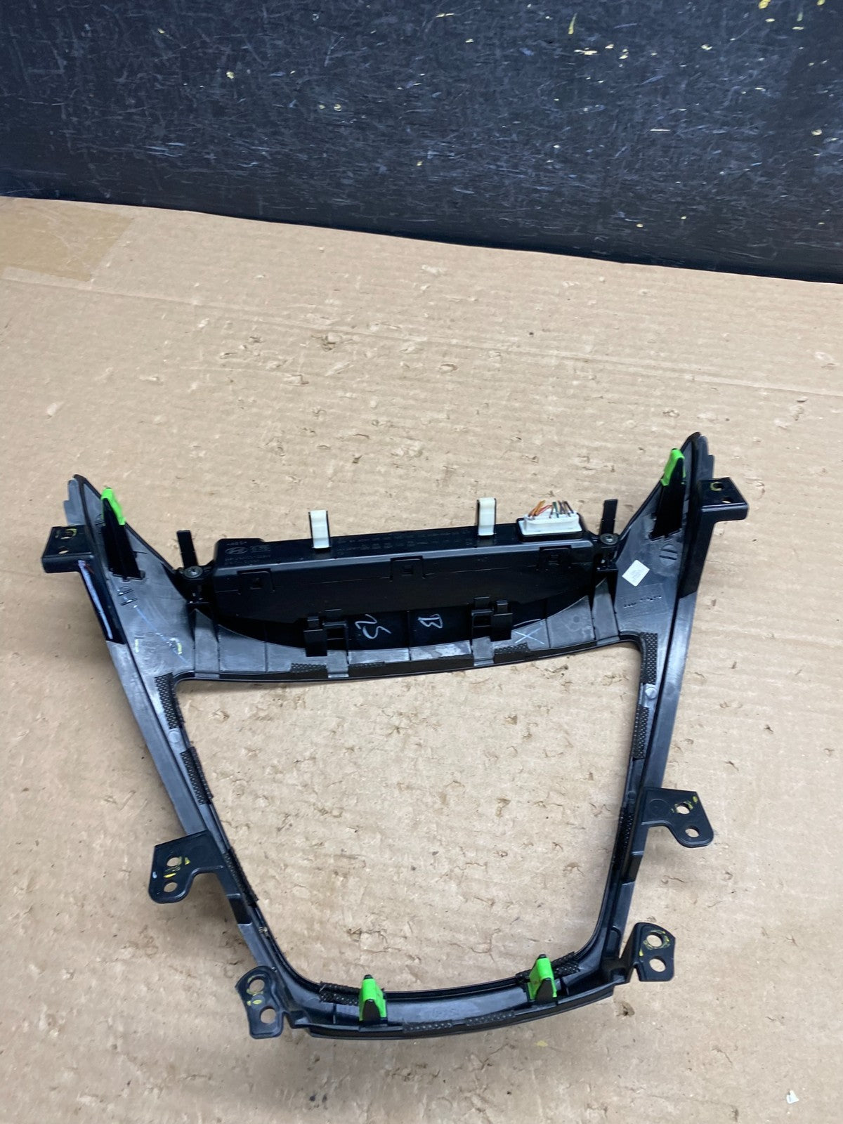 2011-2013 Hyundai Elantra Dash Radio Bezel Clock Display Trim AG8409 DG3