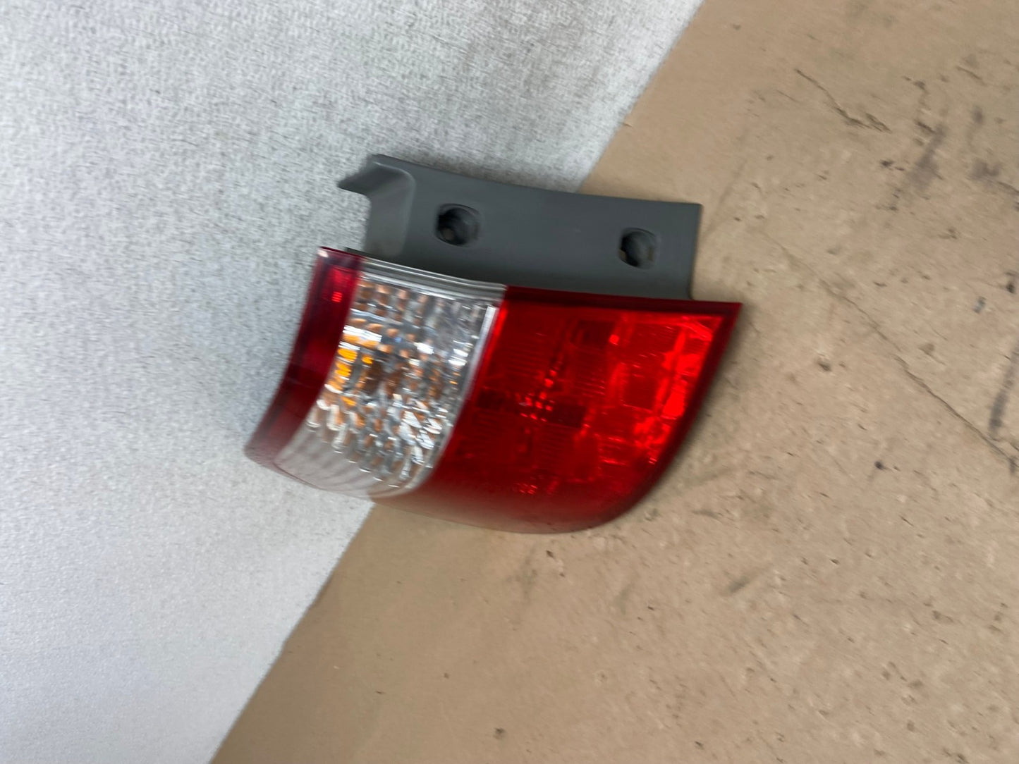 2005 2006 2007 Honda Odyssey Left Driver LH Side Tail Light AG5479 LK1