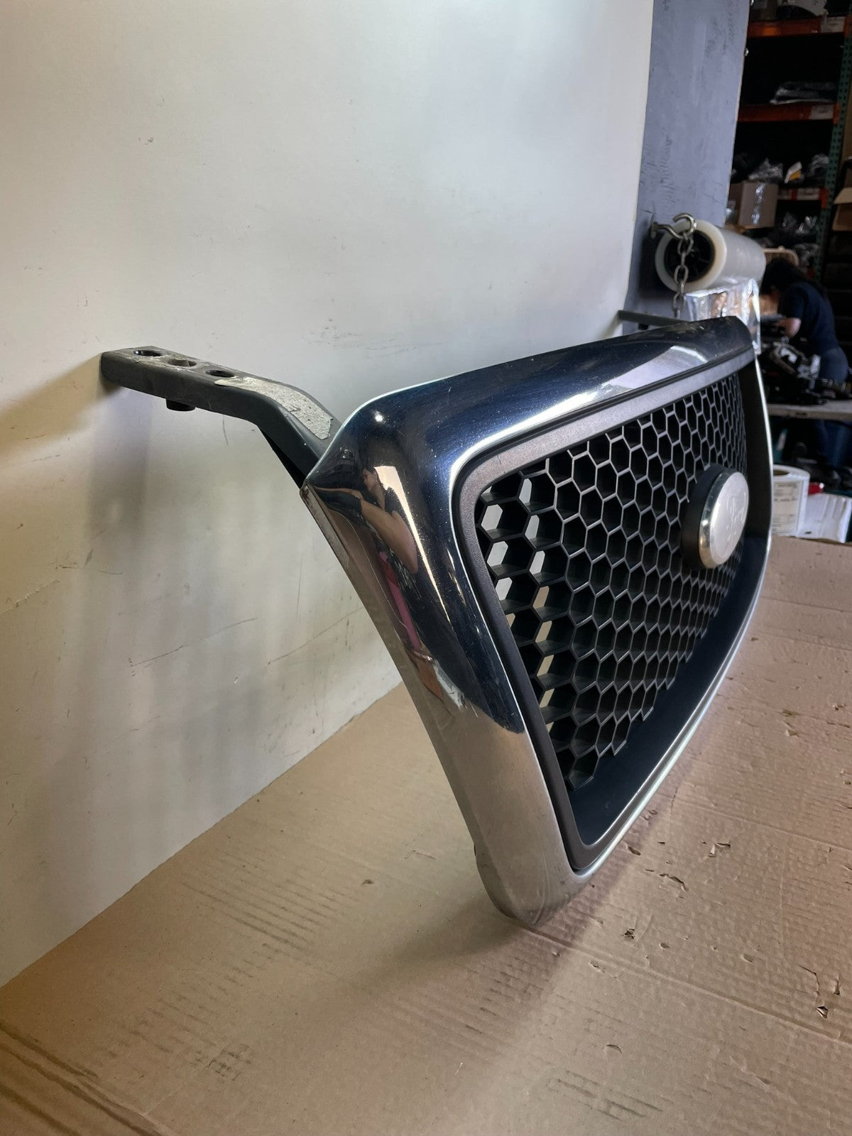 2004 to 2008 Ford F150 F-150 Front Upper Grill Grille ah6563 DG2