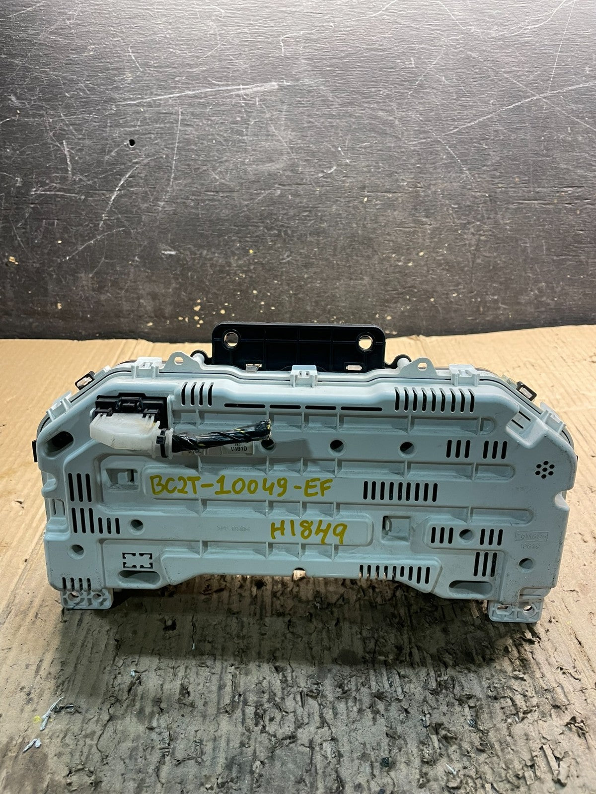 2011 2012 2013 Ford E150 E250 E350 VAN Gauge Speedometer Cluster x9842 DG9