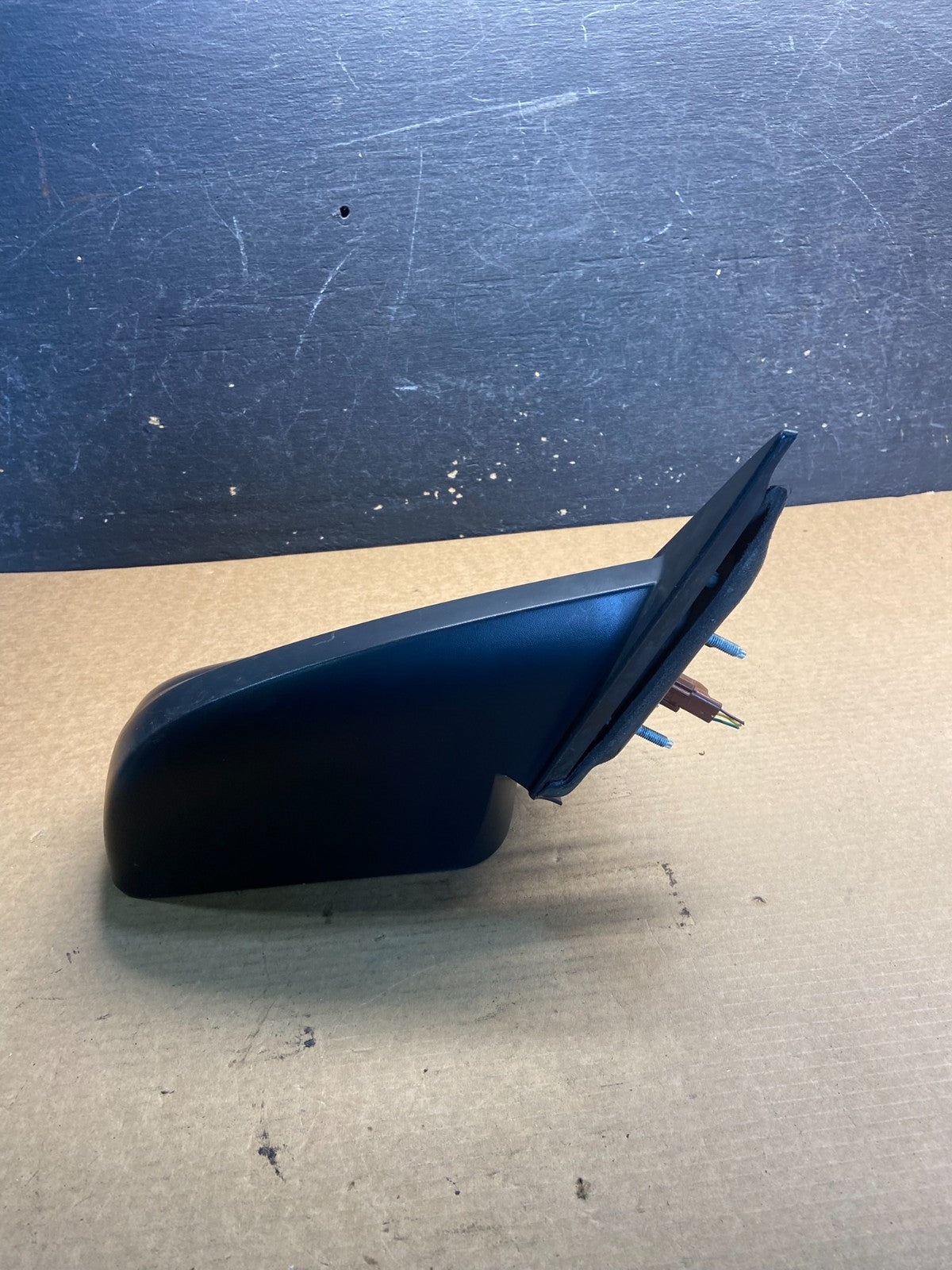 2005 to 2009 Ford Mustang Passenger Right Side View Mirror OEM Z9076 MS3
