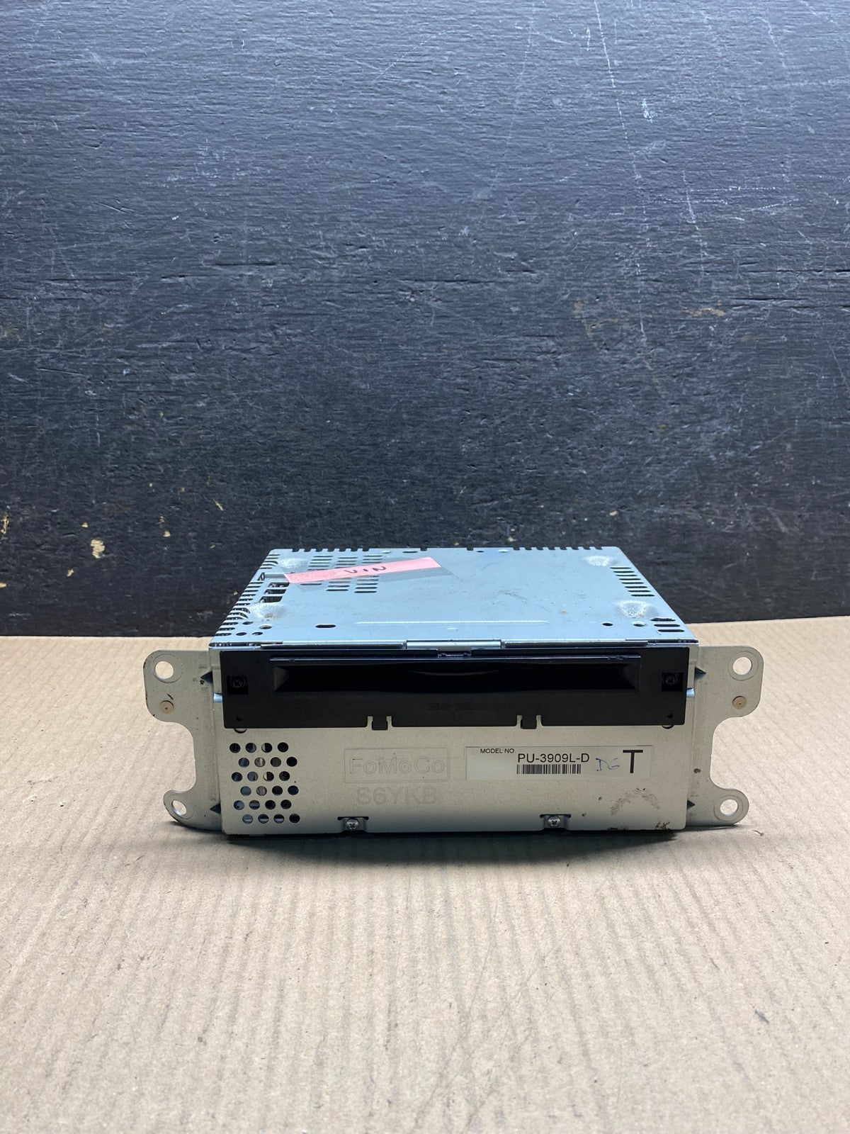 2014 to 2015 Ford Explorer Audio Equipment Radio Receiver AM FM CD AI5322 DG0