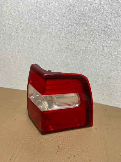 2007 - 2012 Ford Expedition Right Passenger Rh Side Tail light AC3783 LK0