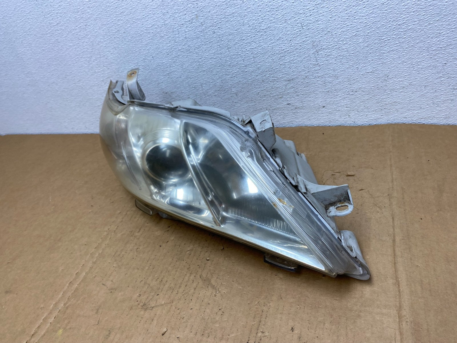 2007 - 2009 Toyota Camry Halogen Right Passenger Headlight AD2465 DW1