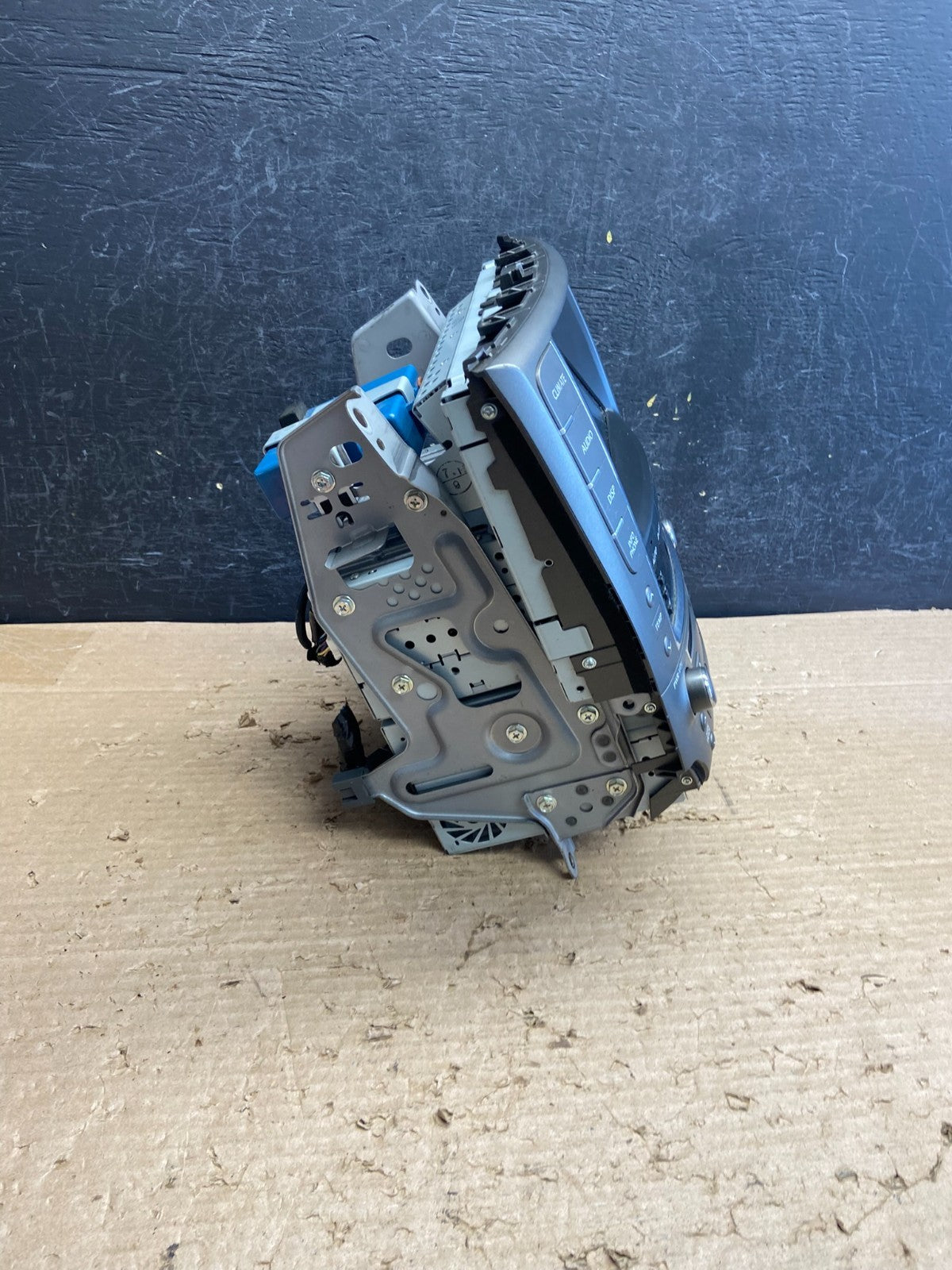 2009 to 2011 Lexus IS250 Screen Radio AM-FM CD Tuner Head Unit ag8717 DG1