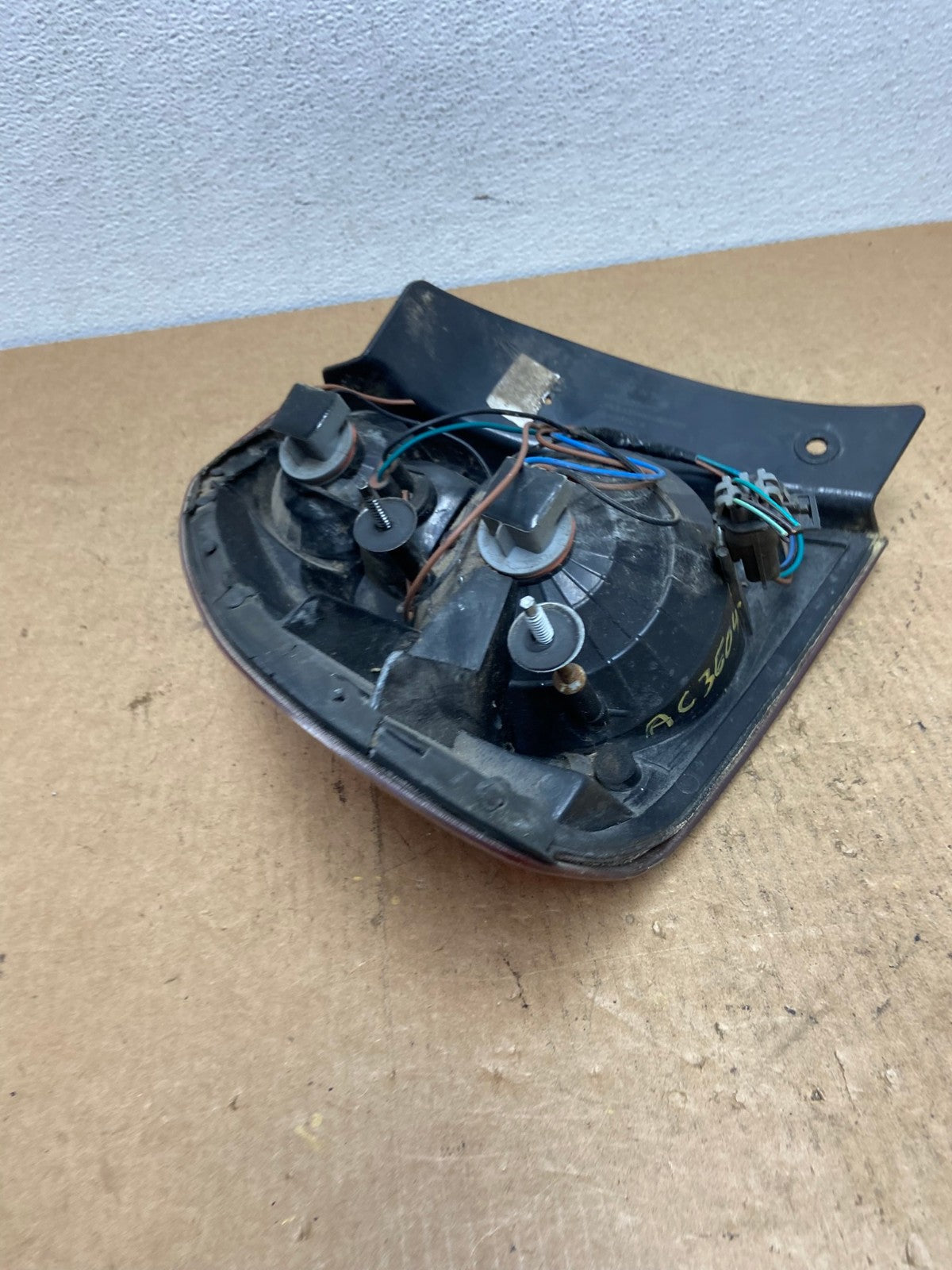 2004 to 2008 Chevrolet Malibu Right Passenger Rh Side Oem Tail Light AC3604 LK6