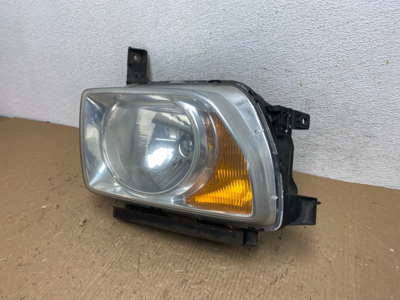 2003 to 2006 Honda Element Right Passenger Rh Side Headlight AD8803 DW1