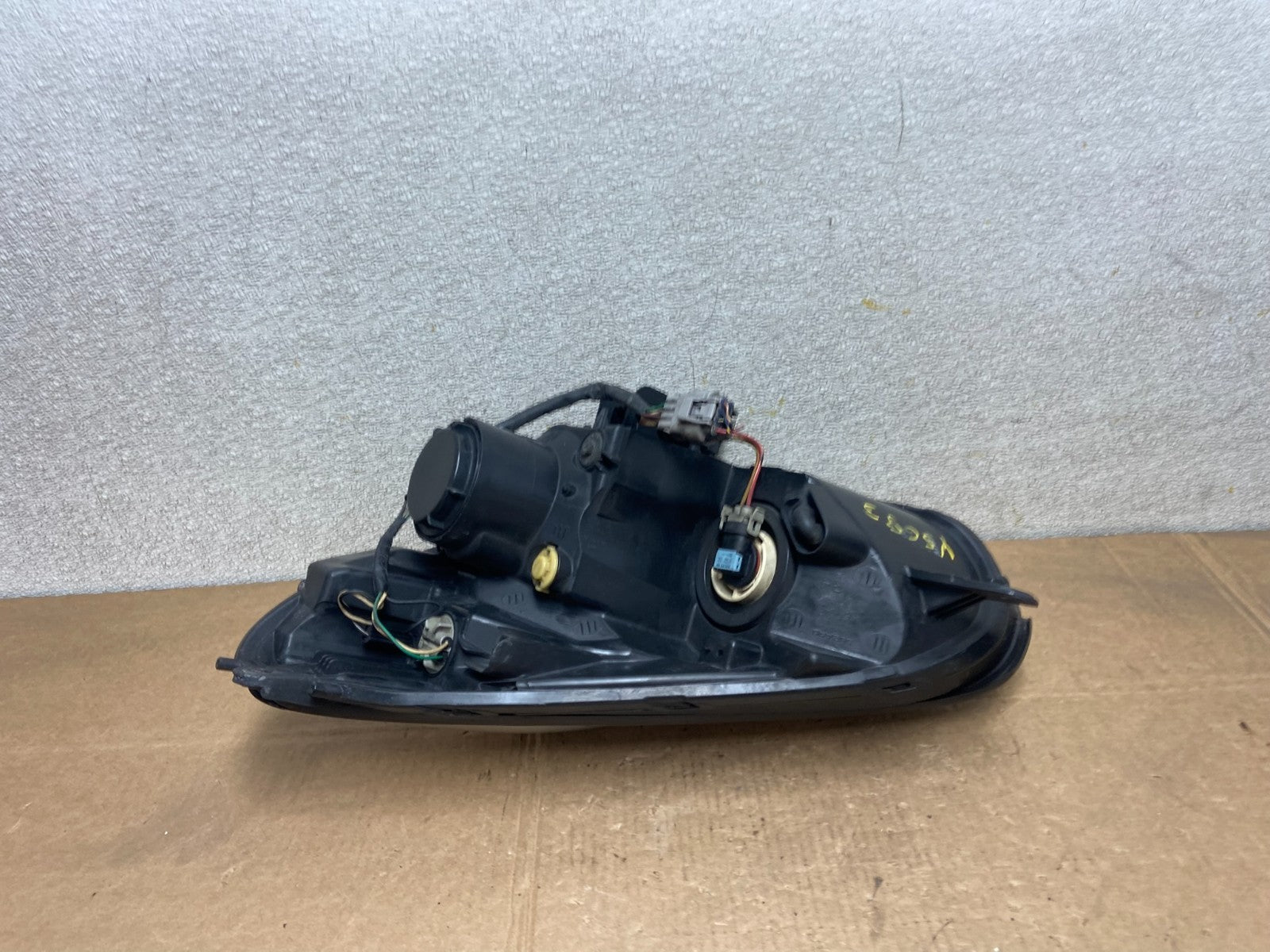 2006 - 2007  Subaru Tribeca B9 Right Passenger RH Halogen Headlight OEM Y5683 DW6