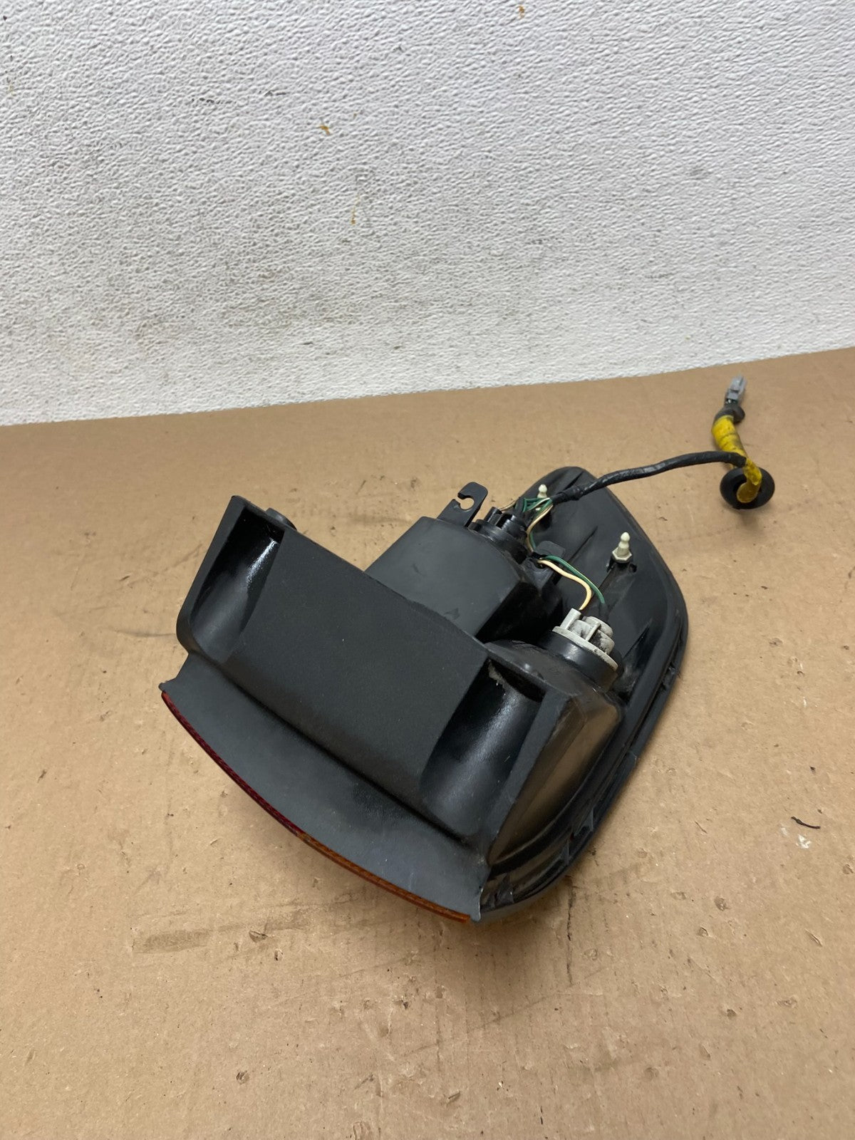 1998 1999 2000 Toyota Sienna Right Passenger Tail light AD7677 DW3
