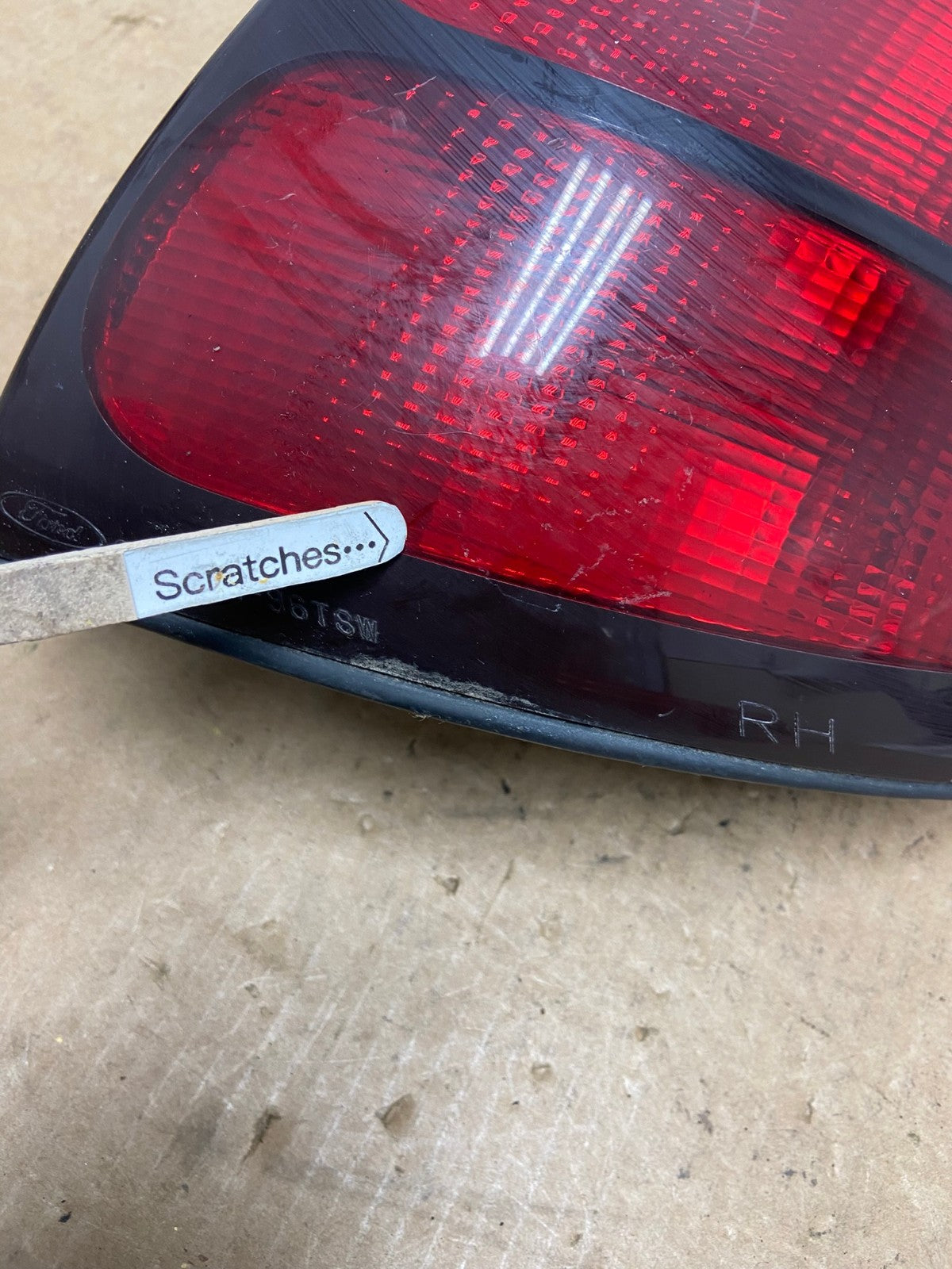 1998 - 1999 Ford Taurus Wagon Sedan Right Passenger Tail Light Oem AC3369 LK3