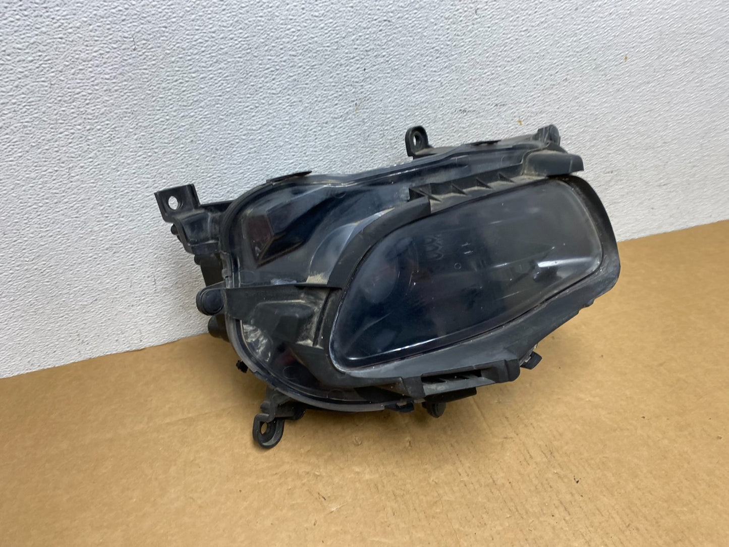 2014-2017 Jeep Cherokee Right Passenger RH Side Lower Headlight AD4488 DW2