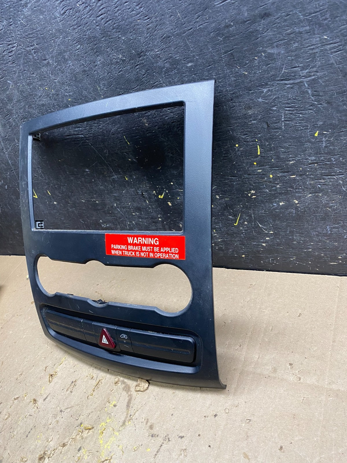 2007-2018 Mercedes Dodge Sprinter Center Console Radio Instrument Panel u5322 DG2