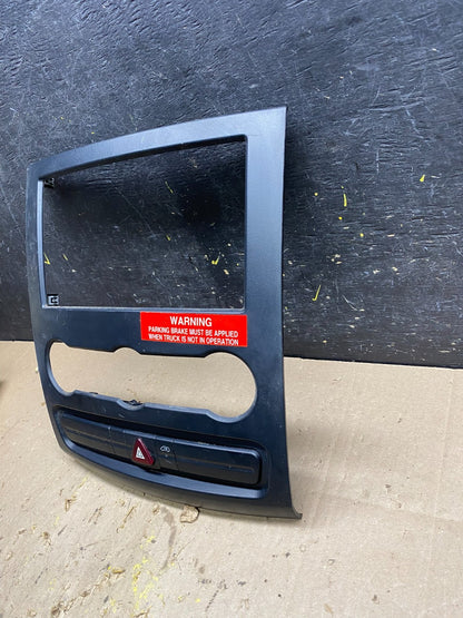 2007-2018 Mercedes Dodge Sprinter Center Console Radio Instrument Panel u5322 DG2