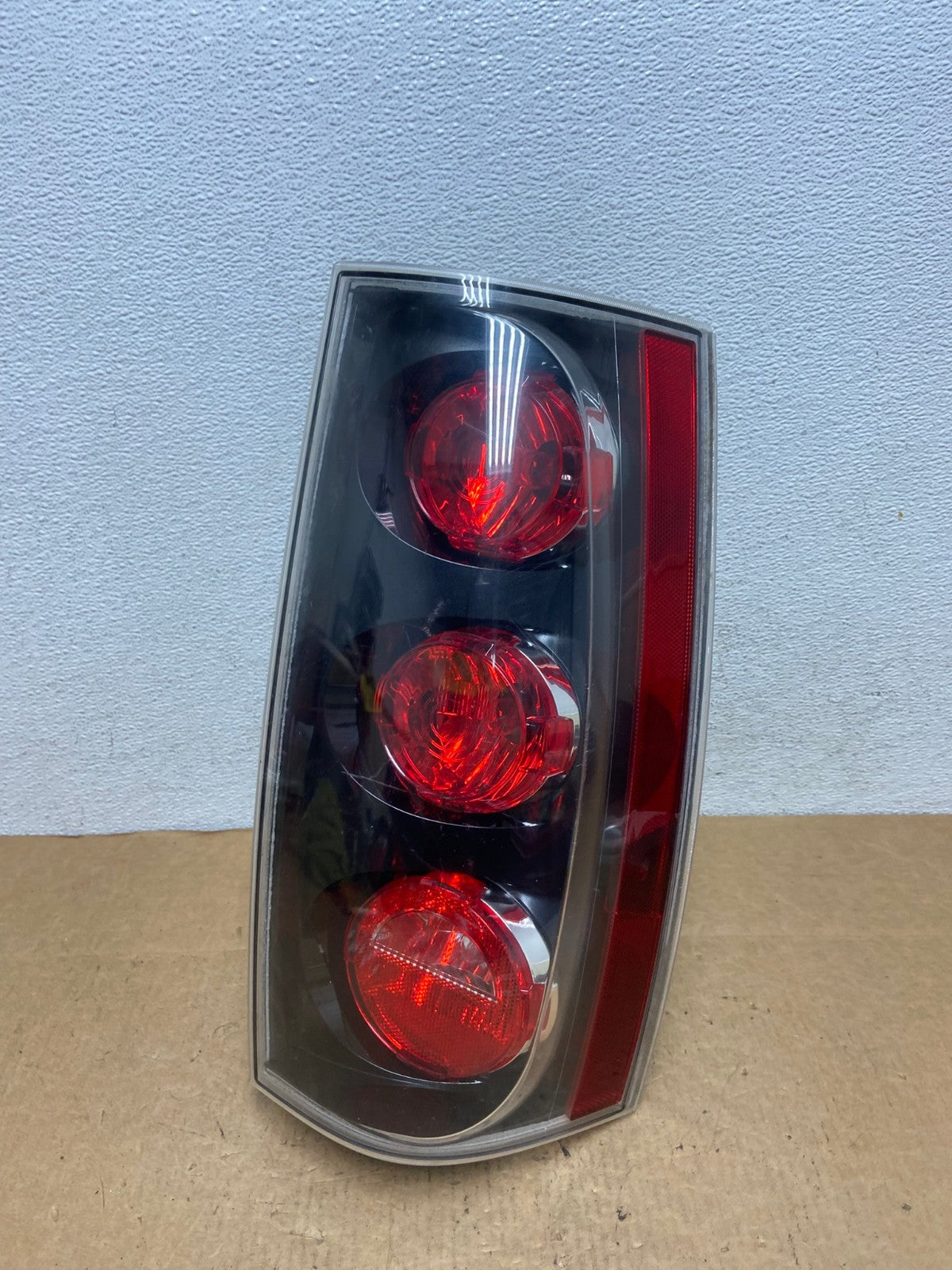 2007-2014 GMC Yukon Denali Right Passenger RH Side Tail Light AD4744 LK0